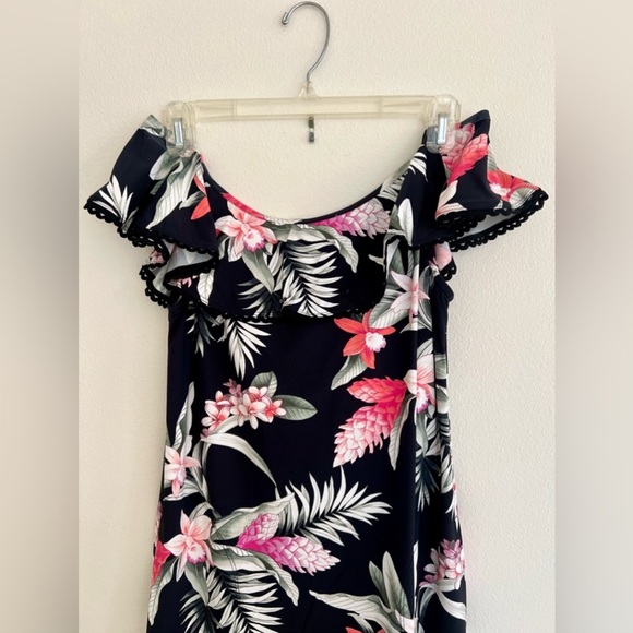 Tommy Bahama off the shoulder floral dress. Size Medium - Picture 4 of 5